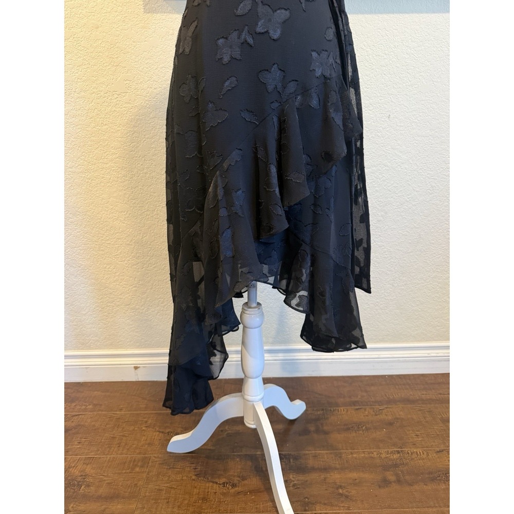 Little Romantic Black Dress With Fairy Hemline - Picture 2 of 7